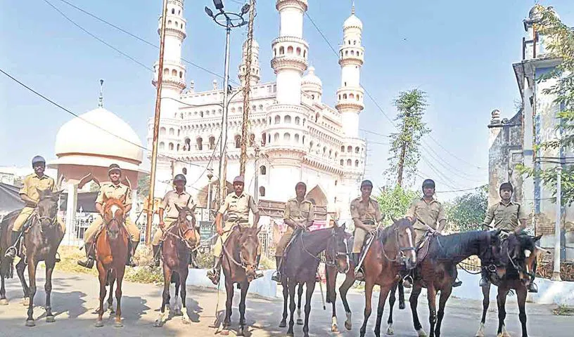 నగరంలో పాకిస్థానీయులు
