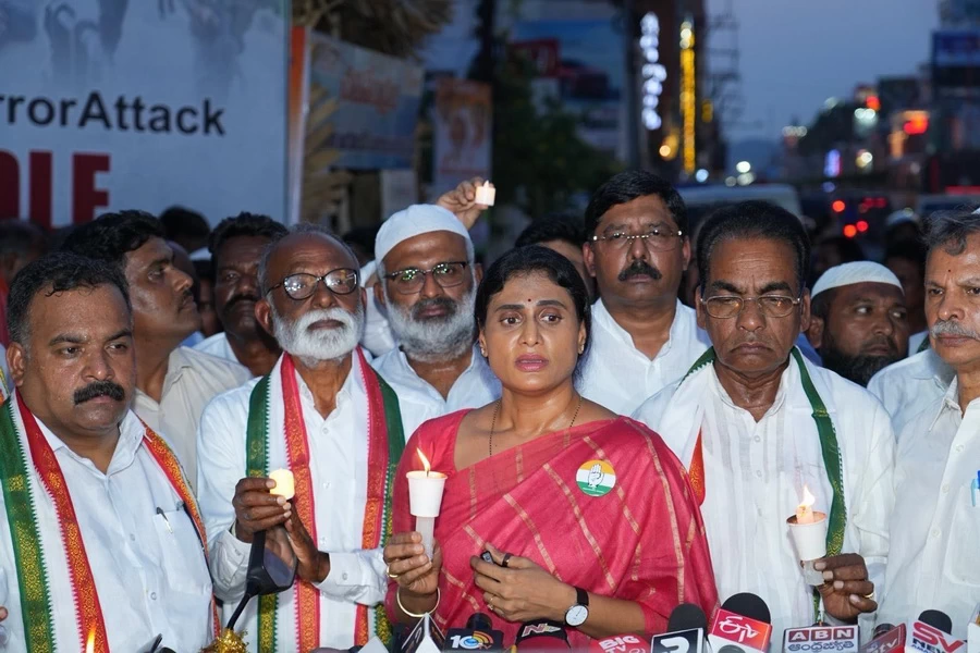 మోదీని టెర్రరిస్టుగా సంబోధించిన వైఎస్ షర్మిల, ఏపీ పీసీసీ చీఫ్ నోరు జారారా?