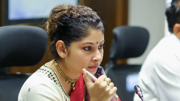 స్మితా సబర్వాల్‌ బదిలీ…