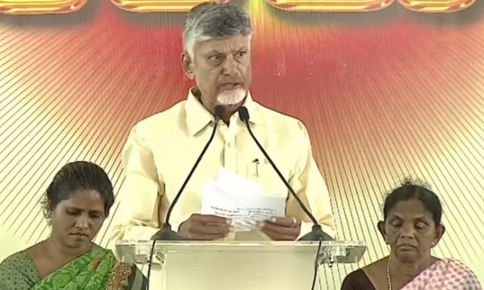 3 నెలల పెన్షన్ ఒకేసారి తీసుకోవచ్చు: చంద్రబాబు