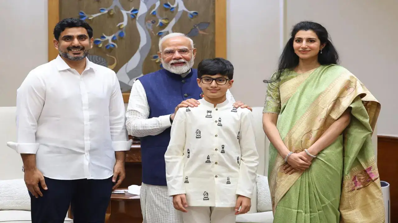 ప్రధాని మోడీతో మంత్రి లోకేశ్ భేటీ..