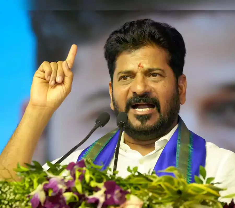 రైతు రుణ మాఫీ కోసం కేసీఆర్ ఔటర్ రింగ్ రోడ్డు అమ్మేశాడు..సీఎం రేవంత్ రెడ్డి