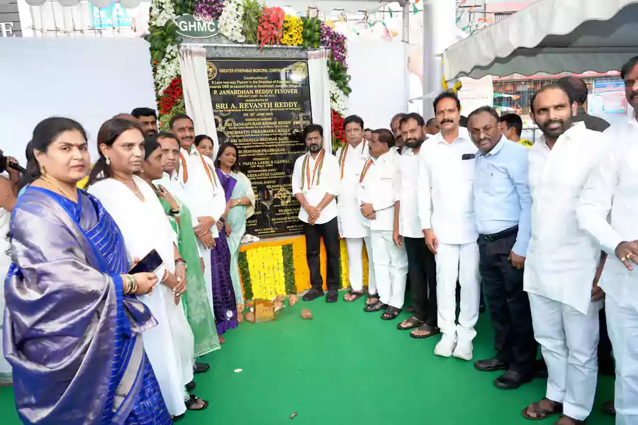 తెలంగాణకు ఇందిరా గాంధీ ఇవన్నీ ఇచ్చారు.. మోదీ ఏమిచ్చారు?