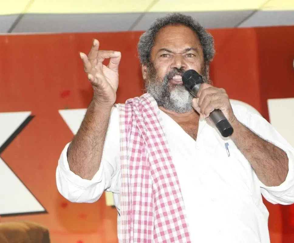 ఆగ్రహించిన ఆర్ నారాయణమూర్తి..