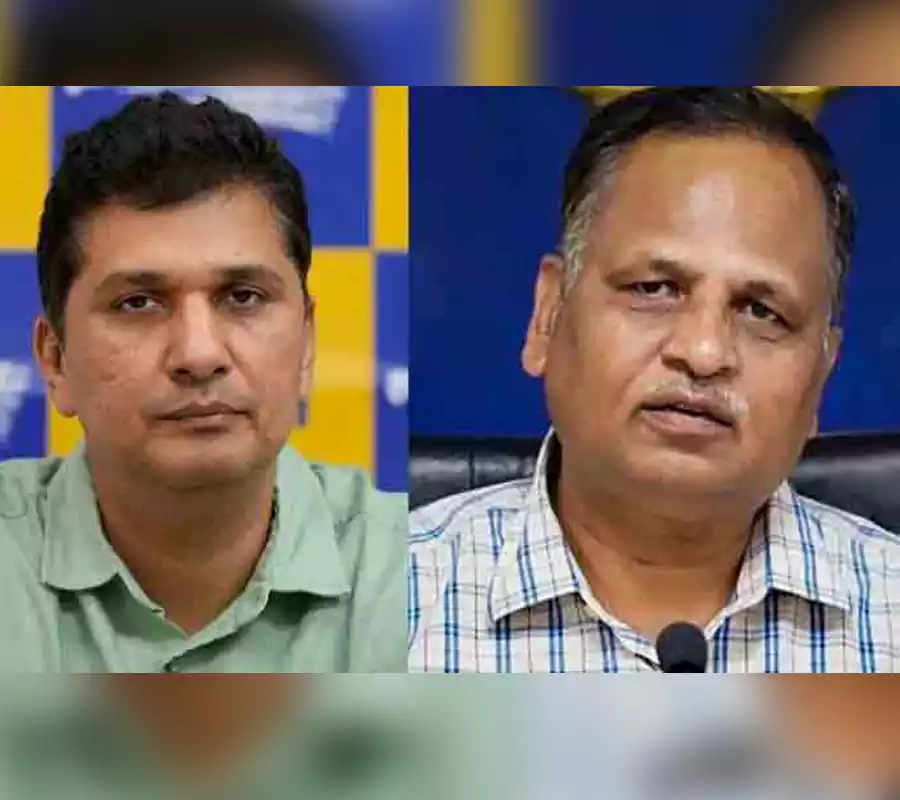 అవినీతి కేసులో ఆప్ మాజీ మంత్రులపై కేసు నమోదు