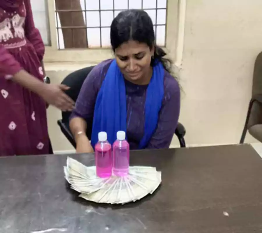 లంచం తీసుకుంటూ పట్టుబడిన జీహెచ్ఎంసీ ఏఈ