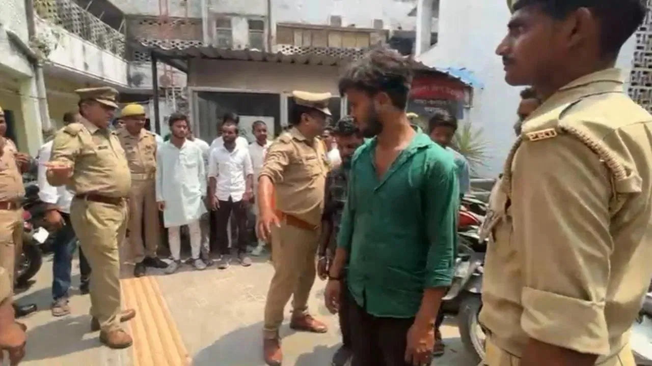 కాశీలో 21 మంది నకిలీ పూజారులు అరెస్ట్‌..