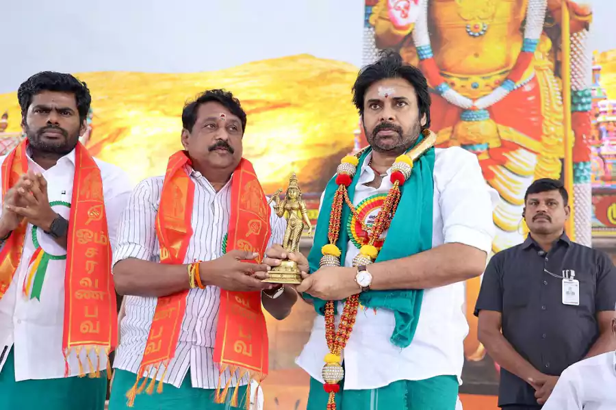 స్టాలిన్‌పై పవన్‌కల్యాణ్‌ సంచలన వ్యాఖ్యలు