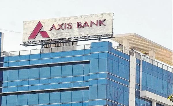 నెల్లూరులో కుబేరా.. అక్కడ బిచ్చగాళ్లు.. ఇక్కడ గిరిజనులు?