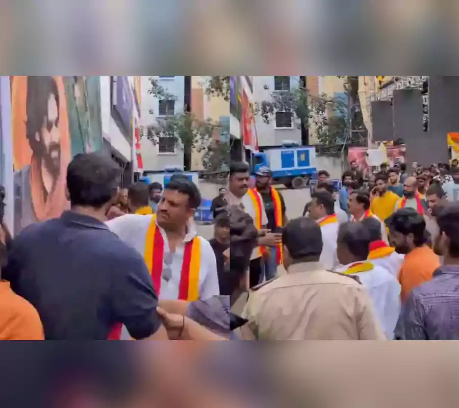 వీరమల్లుకు నిరసన సెగ.. పవన్ కళ్యాణ్ ఫ్లెక్సీలు చించేసిన కన్నడిగులు