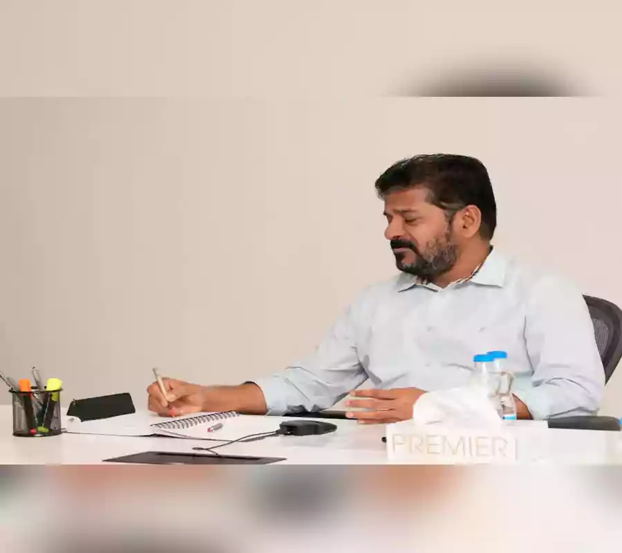 కాలుష్య‌కార‌క ప‌రిశ్ర‌మ‌ల‌న్నీ ఓఆర్ఆర్ బ‌య‌ట‌కు త‌ర‌లించండి…సీఎం రేవంత్ రెడ్డి