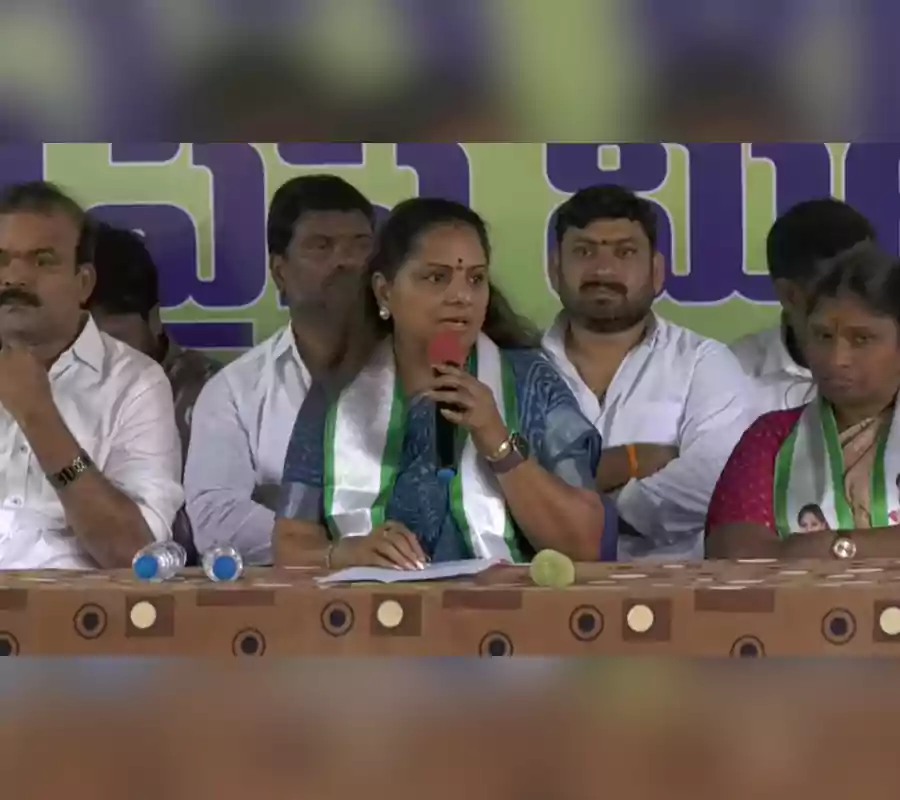 బీసీ రిజర్వేషన్ల కోసం 72 గంటలపాటు దీక్షకు రెడీ- తెలంగాణ జాగృతి అధ్యక్షురాలు కవిత