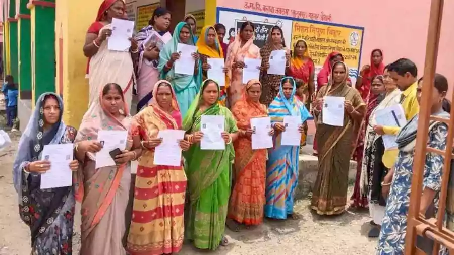 బిహార్‌లో 52 ల‌క్ష‌ల ఓట‌ర్ల తొల‌గింపు..