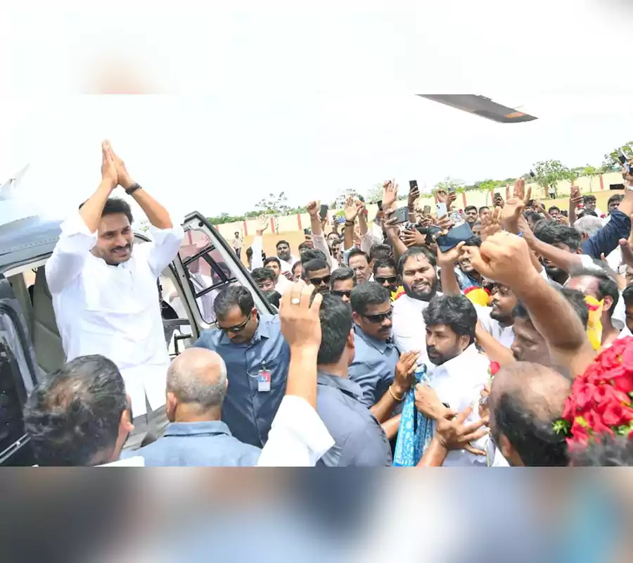 ఆంక్షల మధ్య కొనసాగుతున్న జగన్ నెల్లూరు పర్యటన