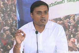 వైసీపీ ఎంపీ మిథున్ రెడ్డికి లుక్ అవుట్ నోటీసులు జారీ