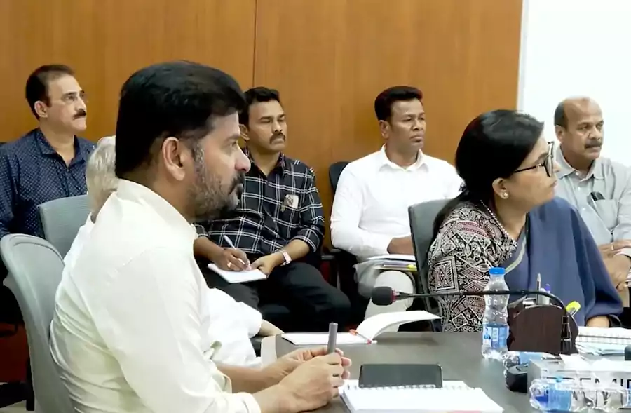 టెన్త్ పాసైన ప్రతీ విద్యార్థి ఇంటర్ చదవాల్సిందే: సీఎం రేవంత్