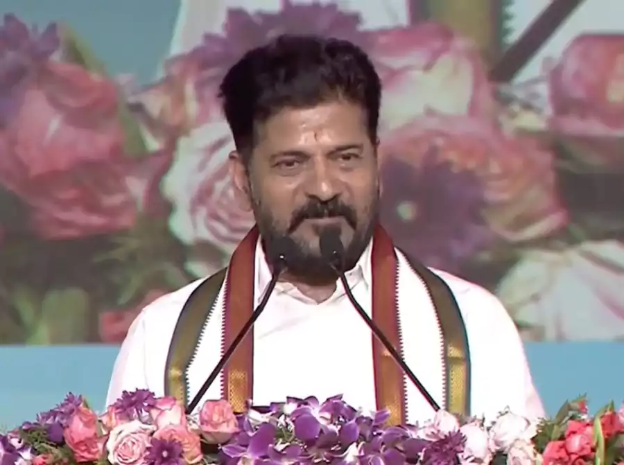 పేదలకు కొత్త రేషన్ కార్డుల పంపిణీ.. 11.3 లక్షల మందికి లబ్ధి