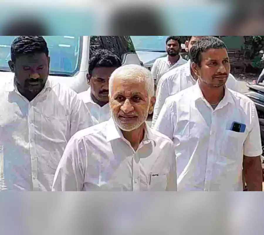 విజయసాయిరెడ్డికి SIT మరోసారి నోటీసులు