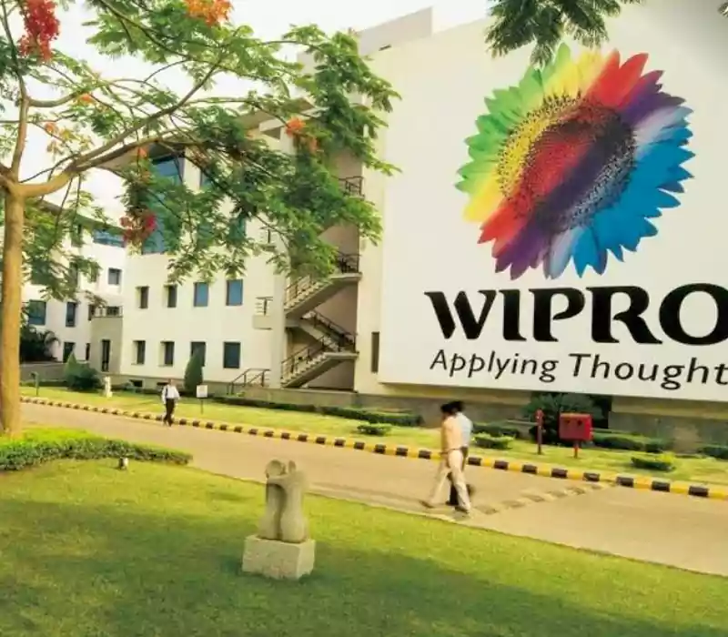 టెర్మినేషన్ లెటర్‌లో అలా రాస్తారా- మాజీ ఉద్యోగికి 2 లక్షలు ఇవ్వండి