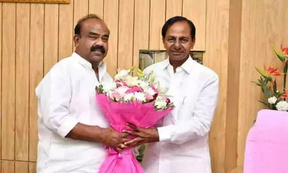 కేసీఆర్ కారణజన్ముడు.. త్వరలోనే ఆయనపై పుస్తకం రాస్తా