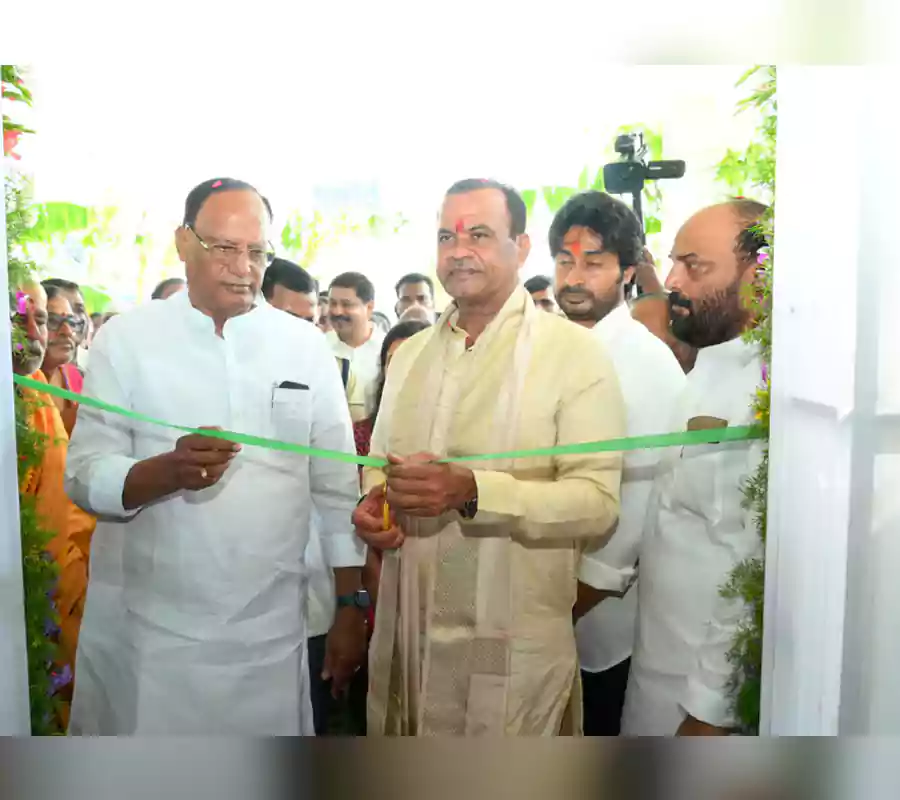 లోకేష్ పిల్లవాడు- బనకచర్లను అడ్డుకుని తీరుతాం- కోమటిరెడ్డి