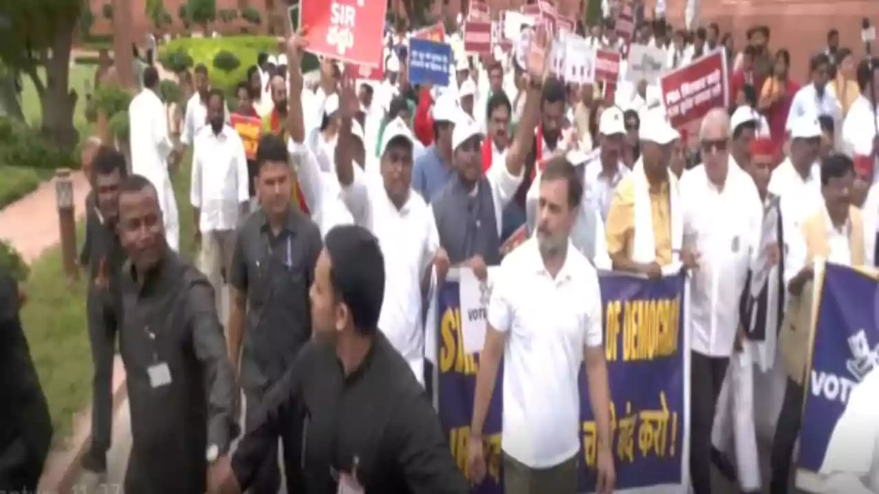ఢిల్లీలో టెన్ష‌న్ టెన్ష‌న్‌.. విప‌క్ష ఎంపీల ర్యాలీ, రంగంలోకి పోలీసులు.