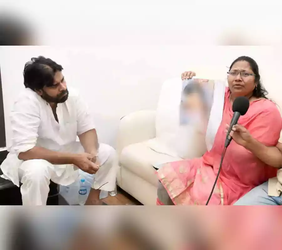 ఉద్యోగం, పొలం, స్థలం అన్నీ ఇచ్చేస్తా.. నా కూతుర్ని తెచ్చివ్వగలరా?
