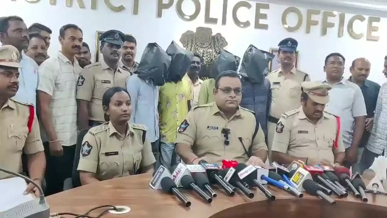 8 ఏళ్లుగా చిక్కకుండా తిరుగుతున్న ముఠా.. ఎట్టకేలకు చెక్‌పెట్టిన పోలీసులు