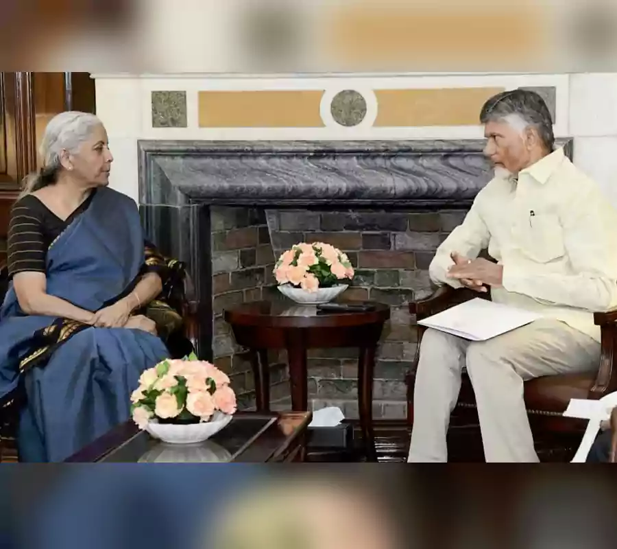 ఆర్థిక మంత్రి నిర్మలా సీతారామన్‌తో సీఎం చంద్రబాబు భేటీ