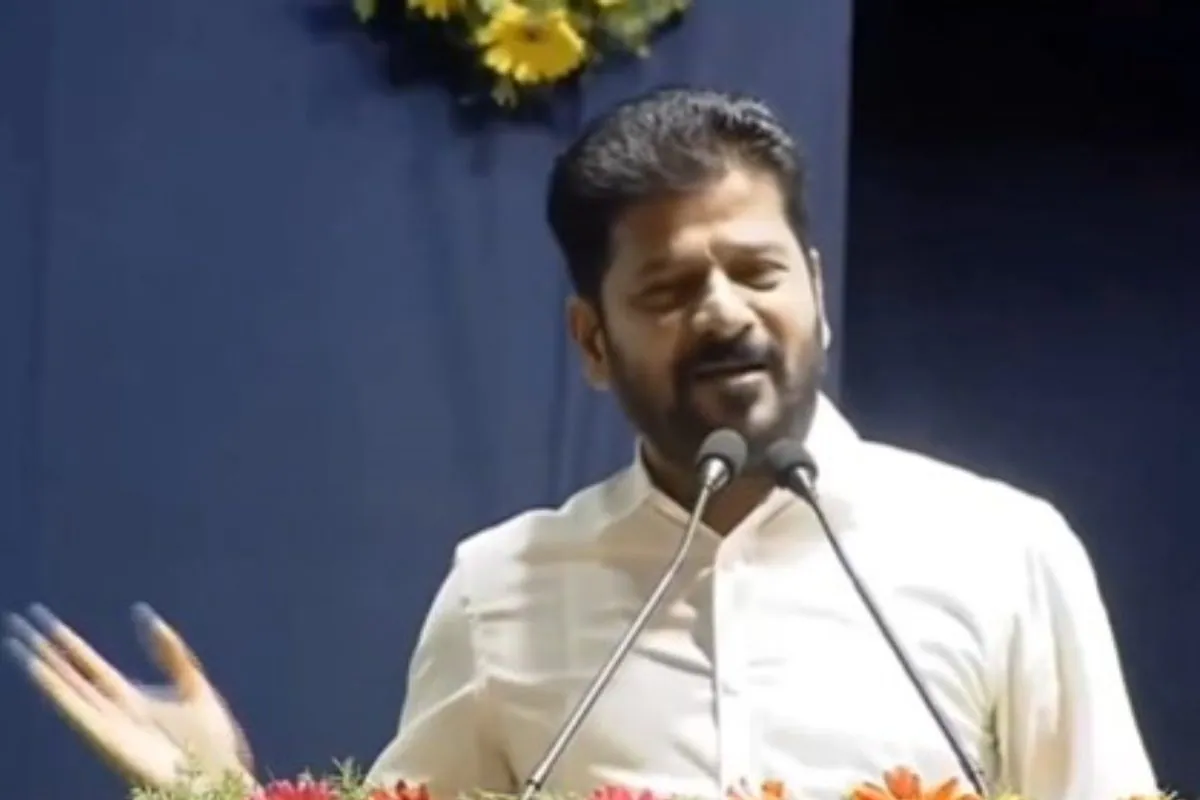 ఆ జర్నలిస్టులను చెంప చెళ్లుమనిపించాలి.. సీఎం రేవంత్ రెడ్డి సంచలన వ్యాఖ్యలు!