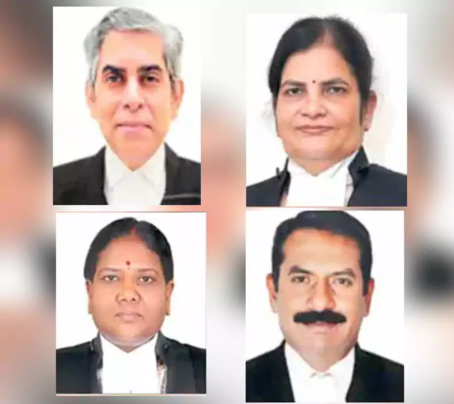 ఏపీ హైకోర్టు శాశ్వత న్యాయమూర్తులుగా నలుగురు ప్రమాణం