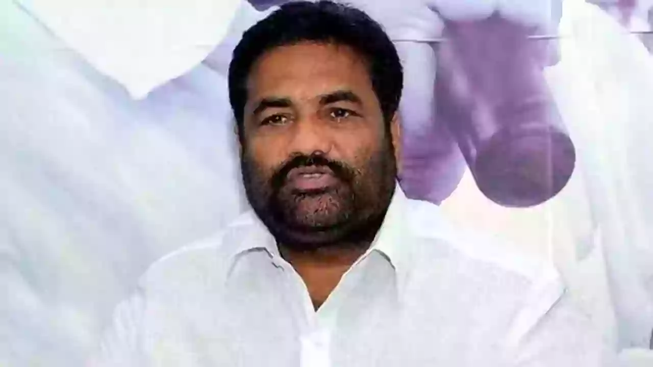 అనుచరులతో ఎమ్మెల్యే కోటంరెడ్డి శ్రీధర్ రెడ్డి అత్యవసర భేటీ
