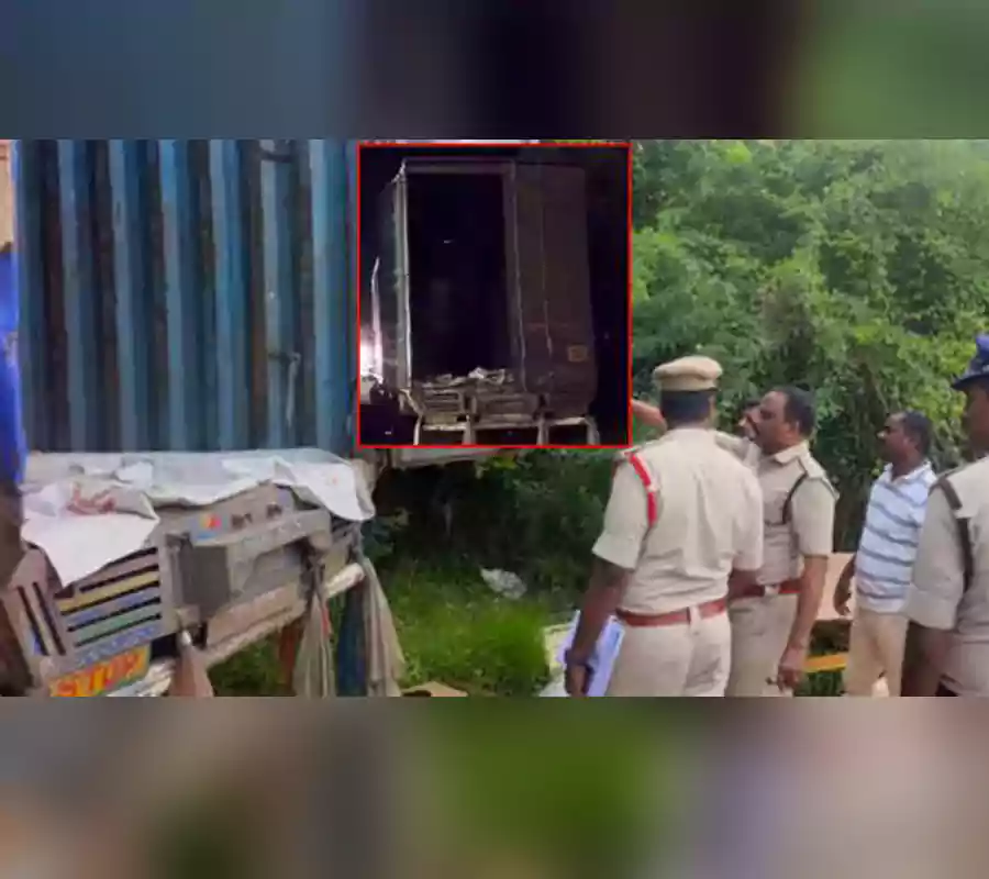 కంటైనర్ లారీ నుంచి 255 ల్యాప్ టాప్ లు మాయం!