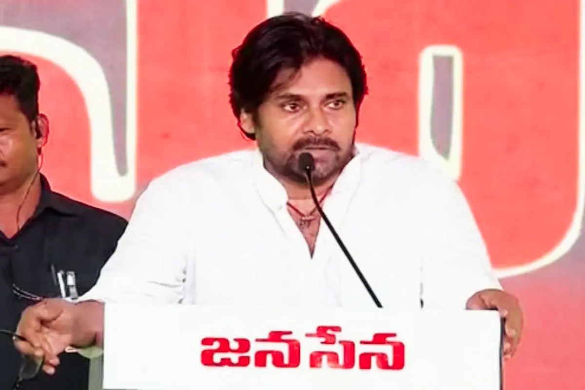 ప్రజాస్వామ్యంలో హింస పనిచేయదని.. జెండా కర్రే ఆయుధంః పవన్ కల్యాణ్