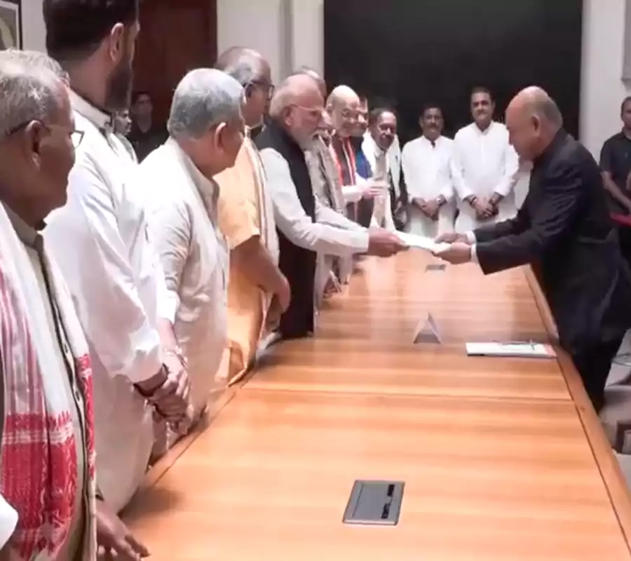 ఉపరాష్ట్రపతి పదవికి ఎన్డీఏ అభ్యర్థిగా సీపీ రాధాకృష్ణన్ నామినేషన్