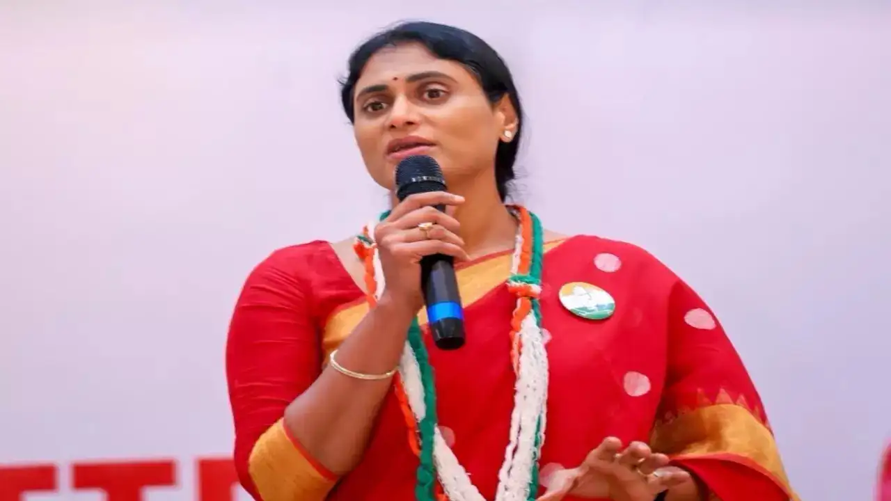 వైసీపీకి వైఎస్సార్‌కు ఏం సంబంధం?… వైఎస్ షర్మిల సంచలన కామెంట్స్