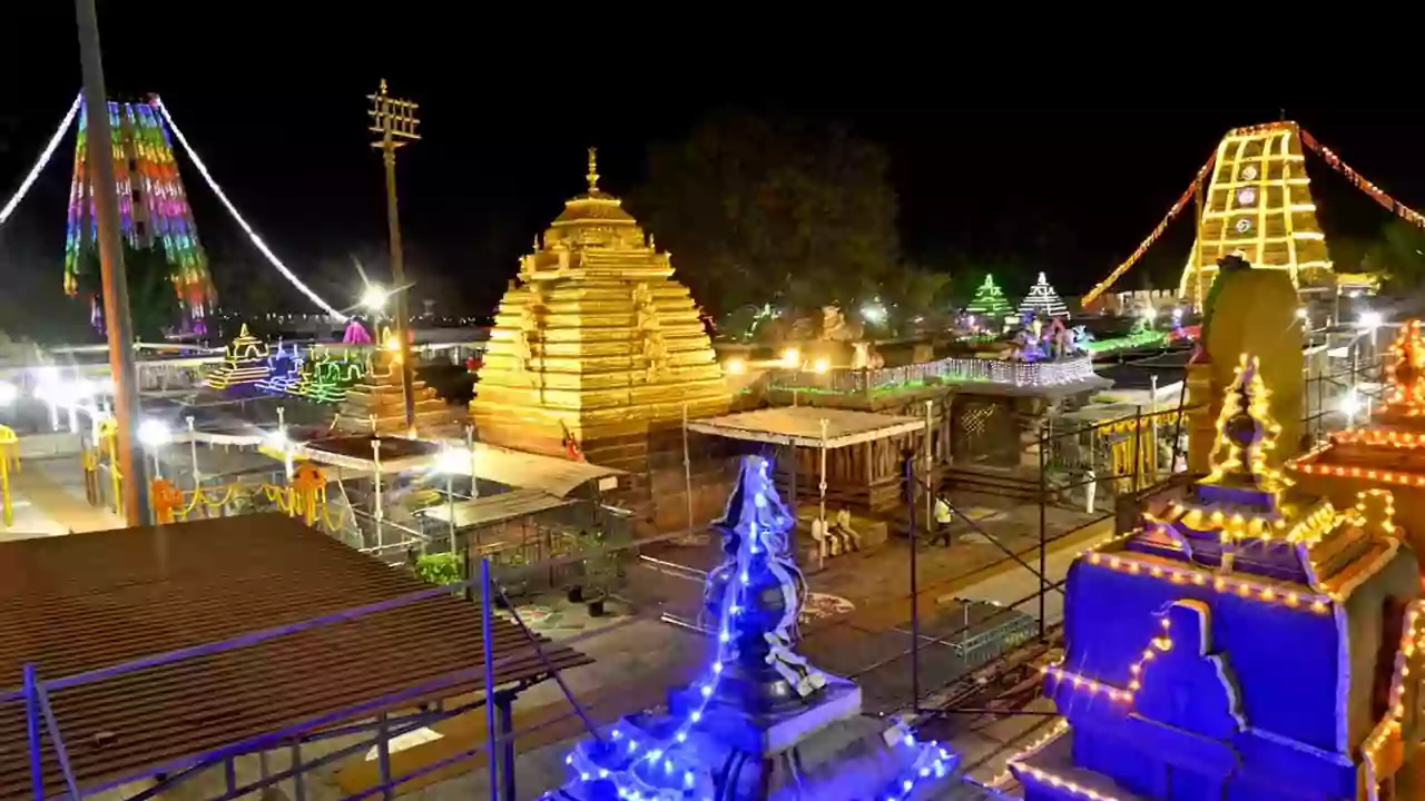 ఏకంగా 12సార్లు శ్రీశైలం హుండీ సొమ్ము కాజేసిన ఉద్యోగి..