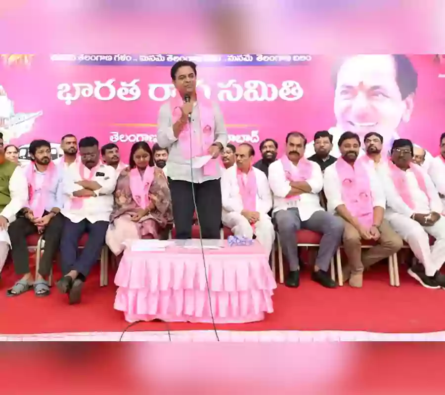 ఉప ఎన్నికలో కాంగ్రెస్‌కు కర్రుకాల్చి వాత పెట్టాలి: కెటిఆర్