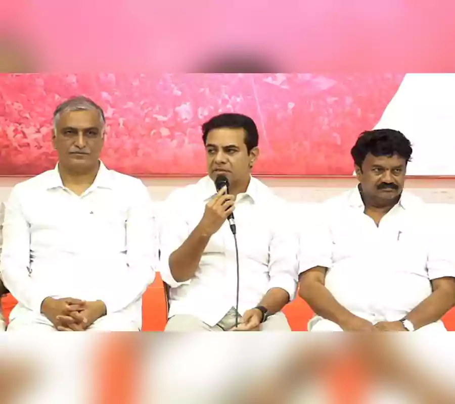 రేవంత్ స‌ర్కార్‌ను నిల‌దీసేందుకే ఈ బాకీ కార్డు : కేటీఆర్