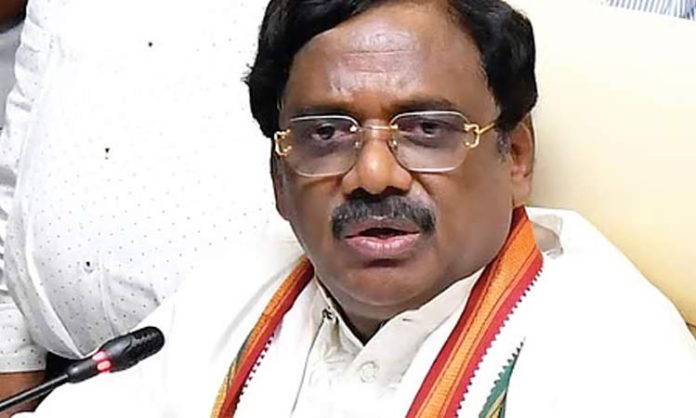 కెటిఆర్‌కు నీటిపారుదలపై అవగాహన లేదు:మంత్రి వివేక్ వెంకటస్వామి