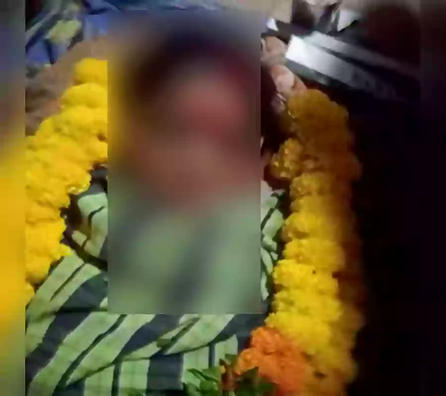 యూరియా కోసం జ‌రిగిన తోపులాట‌లో గాయ‌ప‌డ్డ‌ మహిళా రైతు మృతి