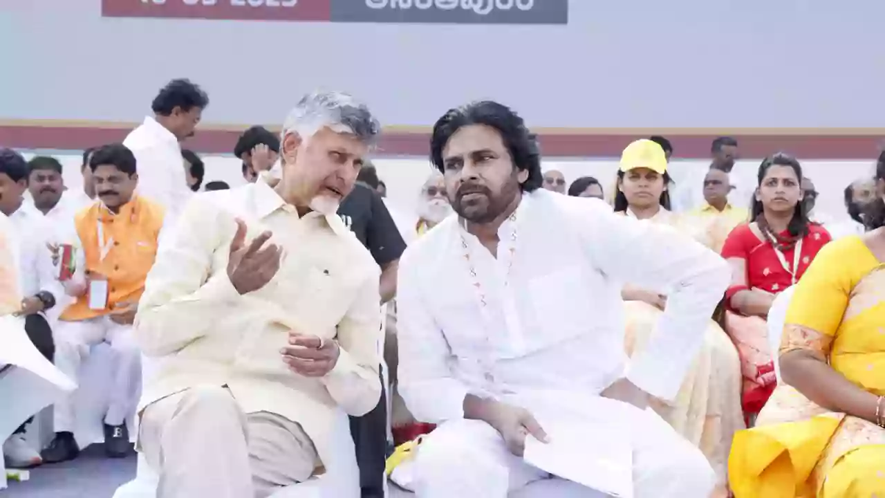 సీఎం చంద్రబాబు దసరా కానుక.. వారికి ఏటా రూ.15000 సాయం