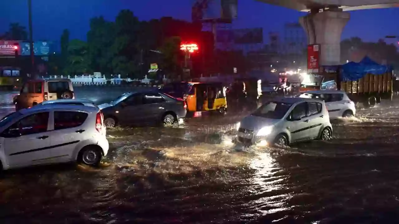 గచ్చిబౌలిలో ఘోర ప్రమాదం.. గోడకూలి ఇద్దరు మృతి, నలుగురికి గాయాలు!