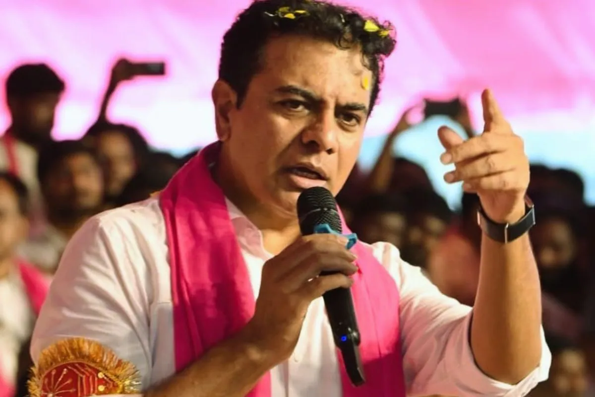 సంక్షేమ గురుకులాలకు తాళాలు వేసే దుస్థితి దుర్మార్గం: కెటిఆర్