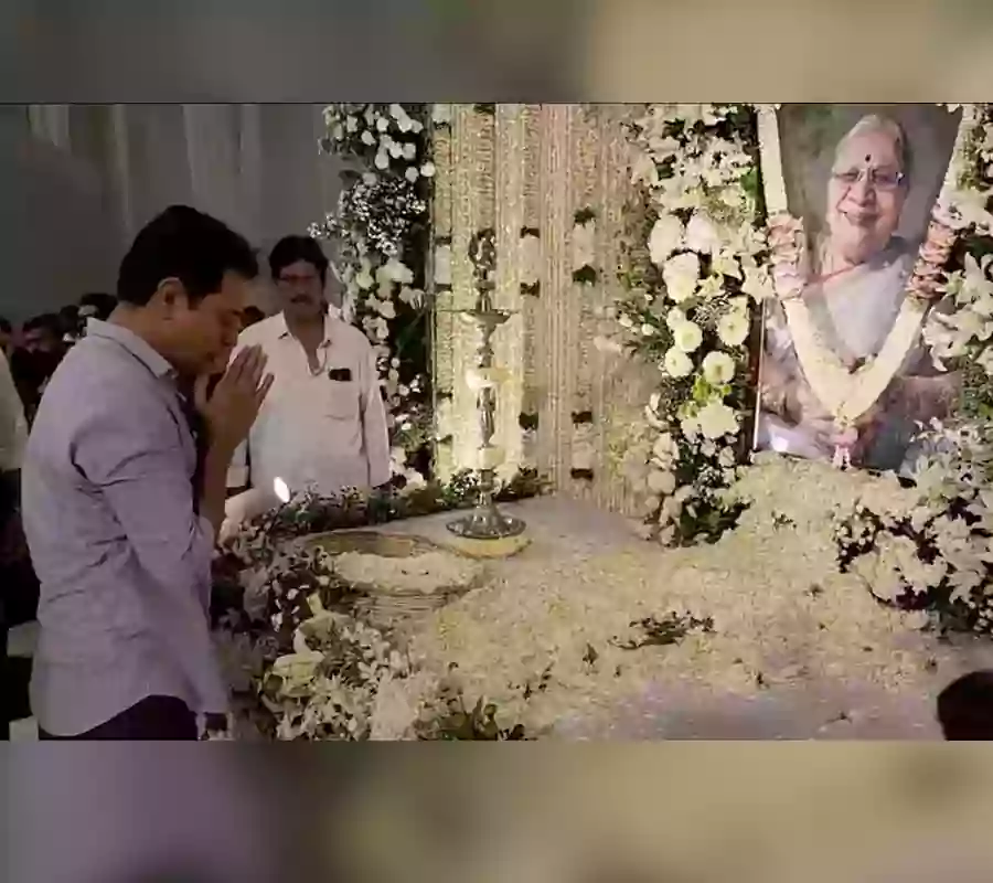 అల్లు కనకరత్నమ్మకు కేటీఆర్‌ నివాళులు