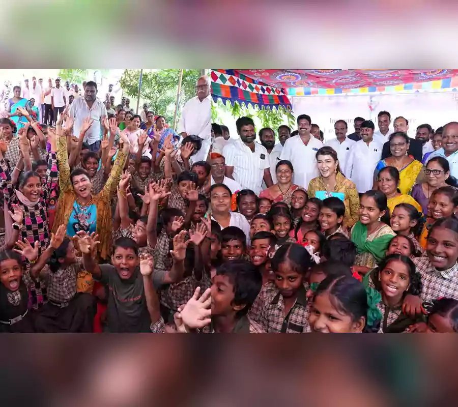 అమరావతిలోని ప్రభుత్వ పాఠశాలలను దత్తత తీసుకున్న మంచు లక్ష్మీ
