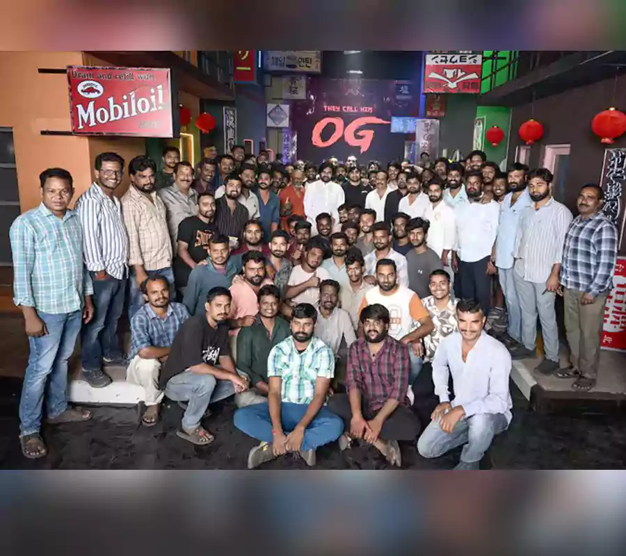 ఓజీ లాస్ట్ డే షూట్, చిత్ర యూనిట్ తో పవన్ కళ్యాణ్