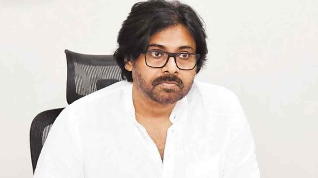 పవన్‌ కల్యాణ్‌కు వైరల్‌ ఫీవర్‌.. ట్రీట్‌మెంట్‌ కోసం మంగళగిరి నుంచి హైదరాబాద్‌కు!