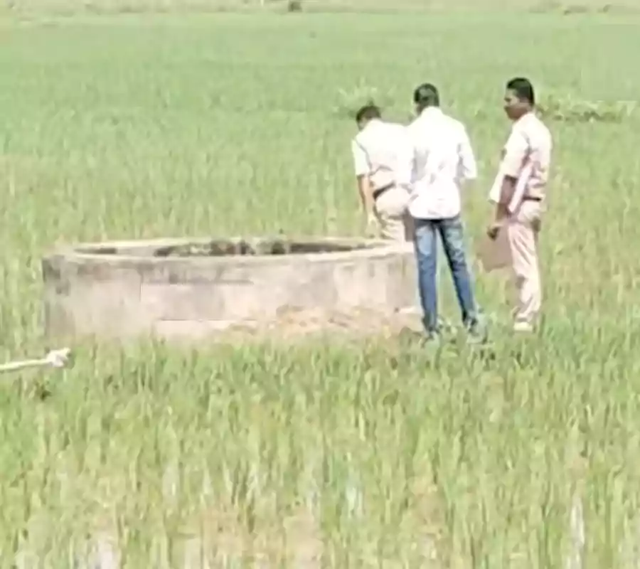పిఠాపురంలో కలకలం.. బావిలో మృతదేహాలు..