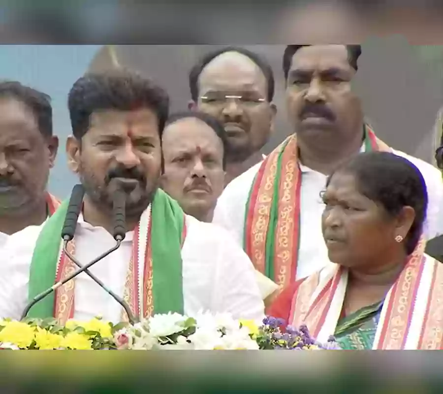 ఆదివాసీల సంస్కృతి, సంప్రదాయాల పరిరక్షణకు కట్టుబడి ఉన్నాం: సీఎం రేవంత్ రెడ్డి